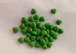 Skleněné mačkané korálky srdce středně zelená  6 × 6 mm – 7 g cca 39 ks - image 2