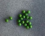 Korálek mačkaný kulička 7mm  zelená