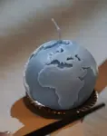 Silikonová forma s motivem Země – kulatá forma na epoxidovou pryskyřici, svíčky a dekorace (6 × 5,7 cm)