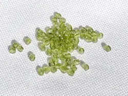 Korálky Ohňovky – broušené skleněné korálky 3 mm, 70 ks olivová