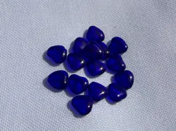 Skleněné mačkané korálky srdce námořní modř 10 × 10 mm – 7 g 