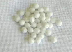 Ohňovky – broušené skleněné korálky 6 mm | 32 ks | Bílá
