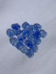 Skleněné mačkané korálky srdce modrá  mramor 8 × 8 mm – 7 g 