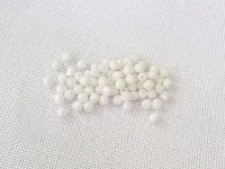 Korálky Ohňovky – broušené skleněné korálky 3 mm, 70 ks  bílá