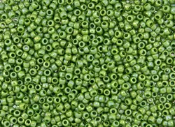 Rokajlové korálky - Round 11/0 : Opaque-Rainbow Mint Green TR-11-407 