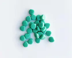 Korálek mačkaný MUŠLE 9mm tyrkysová