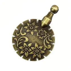 Přívěsek na stříhání nití – vintage design