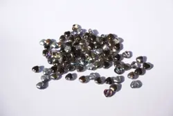 Skleněné mačkané korálky srdce AB 6 × 6 mm – 7 g šedá