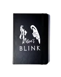 Poznámkový blok A5 „Don’t Blink“ s gumičkou – 120 linkovaných stran FSC® | Pro fanoušky Pána času