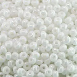 PRECIOSA rokajl 6/0, 3,7 mm, 10 g White Opaque Rainbow (46205)