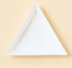 Trojúhelníková mistička na korálky bílá