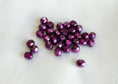 Ohňovky – broušené skleněné korálky 6 mm | 32 ks | purpurová