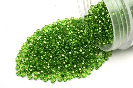 Preciosa rokajl 8/0 – zelený se stříbrným průtahem (57430), 10 g