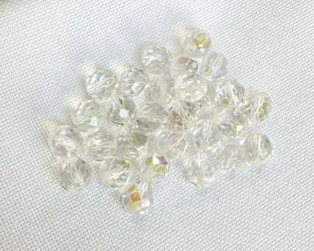 Broušené skleněné korálky 8 mm – Průhledná s pokovem AB (12 ks)