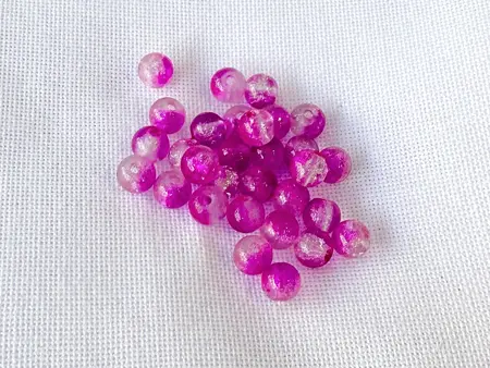 Mačkané praskané  skleněné kuličky 6 mm, 30 ks barva transparentní magenta