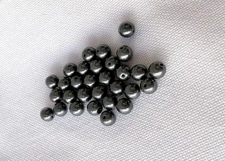Mačkané skleněné kuličky 6 mm, 30 ks barva Hematit