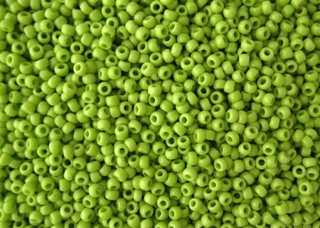 Rokajlové korálky Toho  - Round 15/0 : Opaque Sour Apple TR-15-44