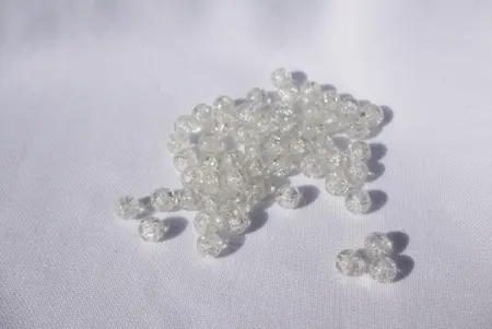 Korálek práskaný kulička 8mm průhledná