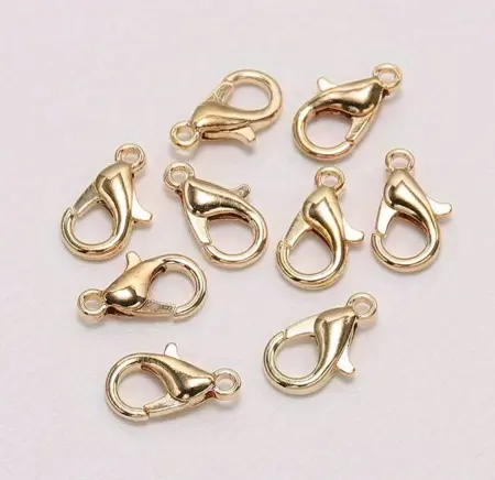 Karabinka na šperky – kc zlatá barva, 12 × 6 mm, balení 3 ks