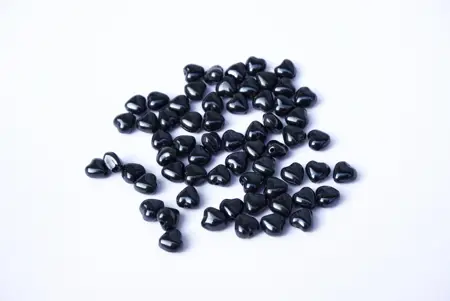 Skleněné mačkané korálky srdce černá hematit 6 × 6 mm – 7 g