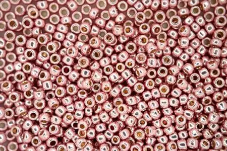 TOHO - Round 15/0 : PermaFinish - Galvanized Sweet blush TR-15-PF552