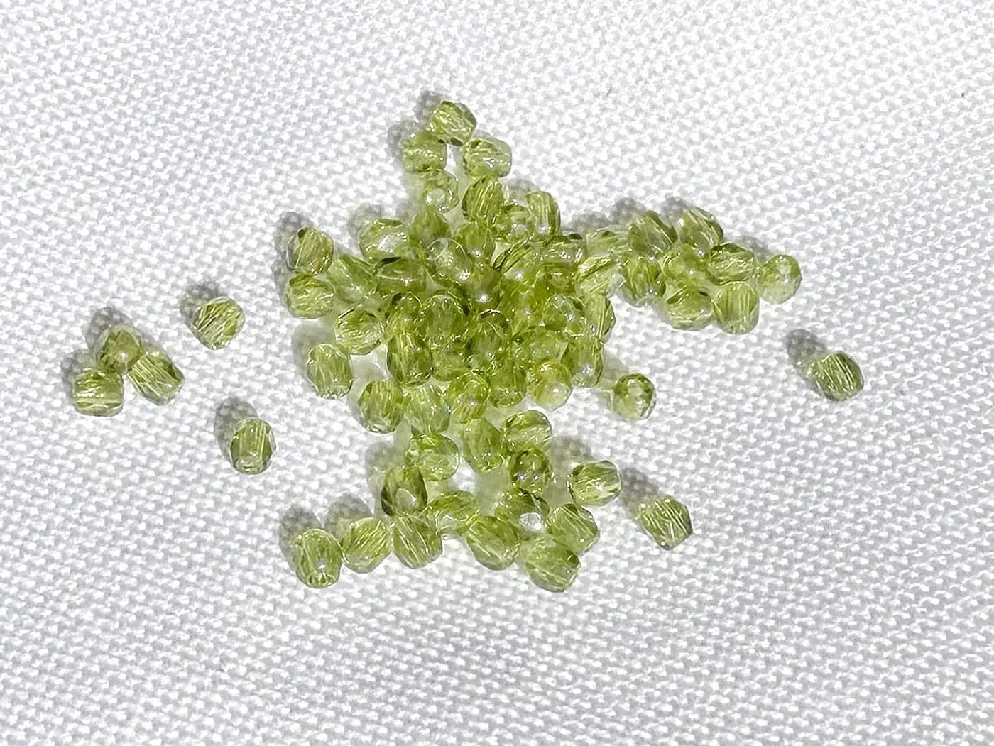 Korálky Ohňovky – broušené skleněné korálky 3 mm, 70 ks olivová - fotografie 1