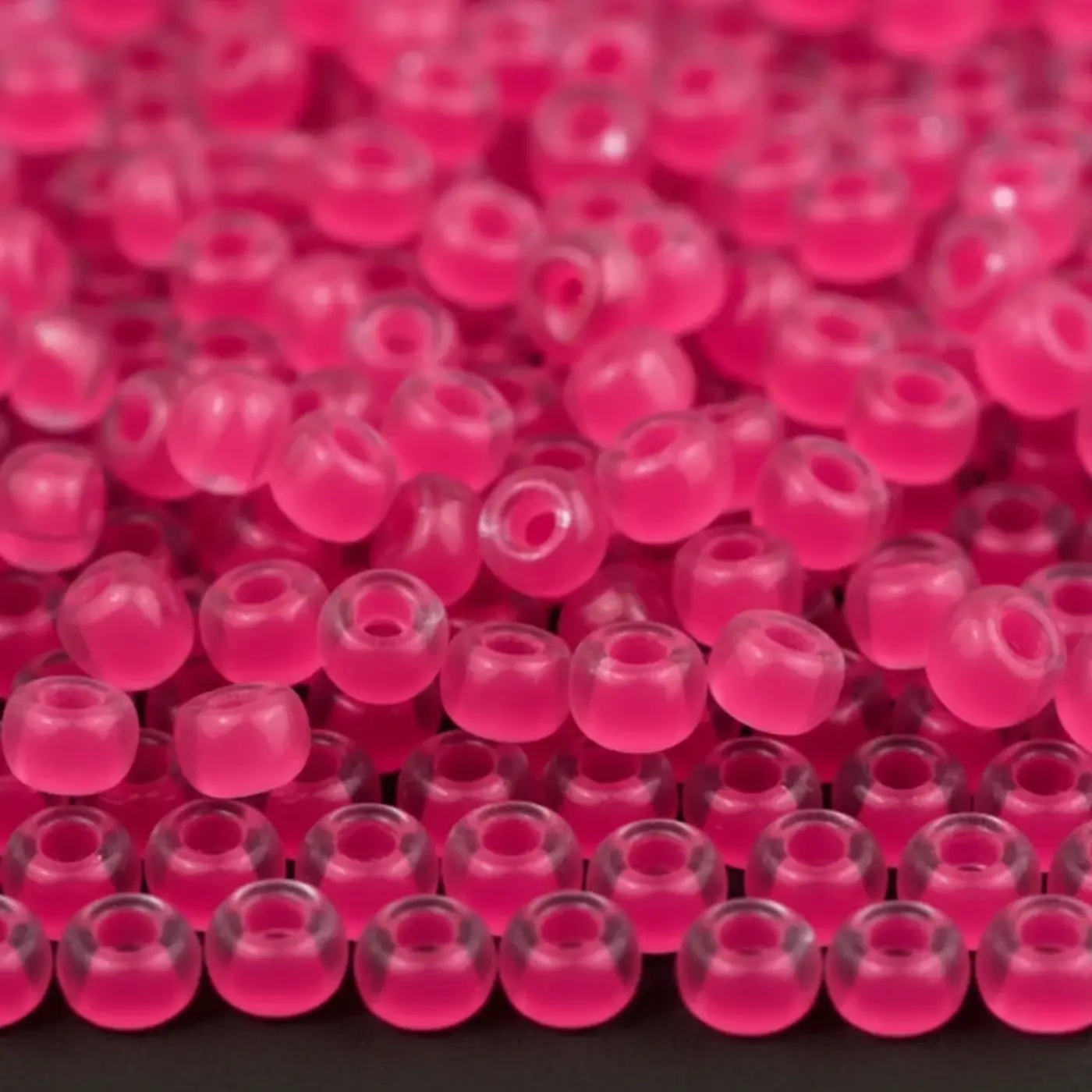 PRECIOSA rokajl 6/0, 3,7 mm, 10 g neon pink (08777) - fotografie 1