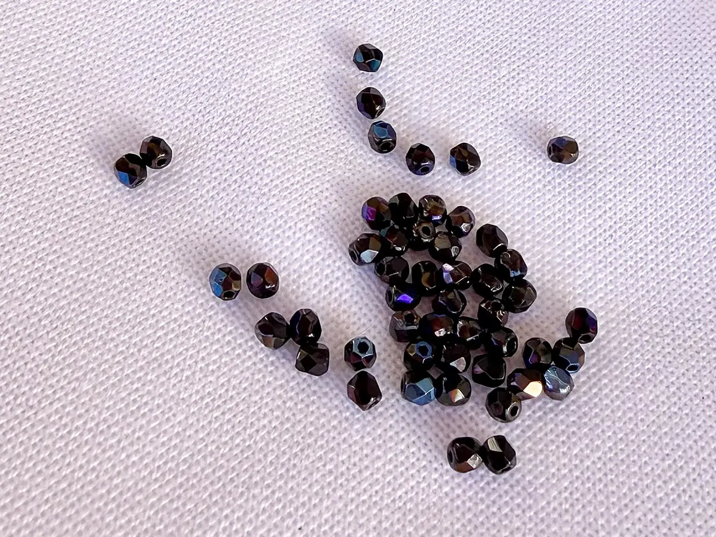 Korálky Ohňovky – broušené skleněné korálky 3 mm, 70 ks černý AB - fotografie 2