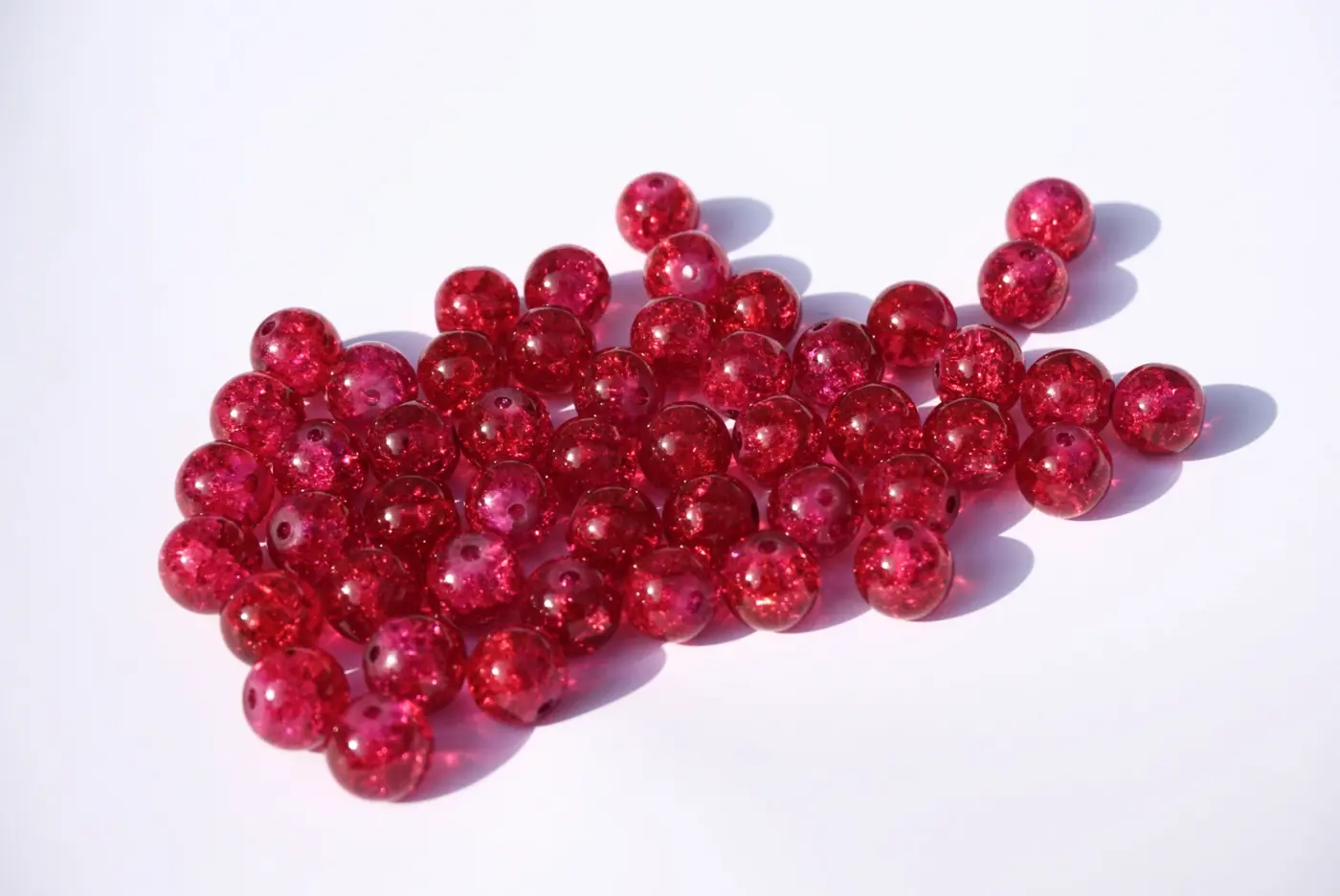 Korálek práskaný kulička 8mm magenta - fotografie 1