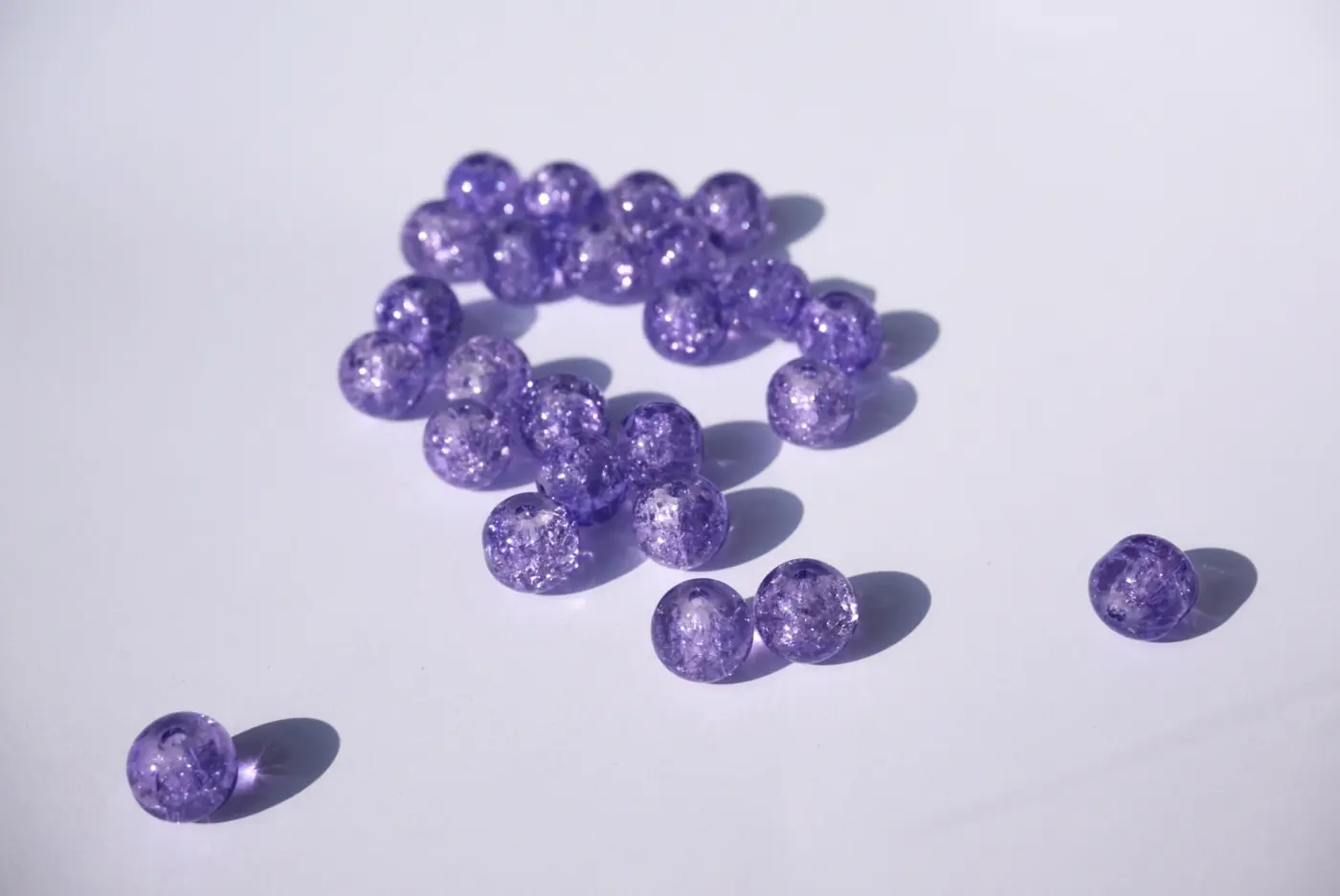 Korálek práskaný kulička 8mm purpurová - fotografie 2