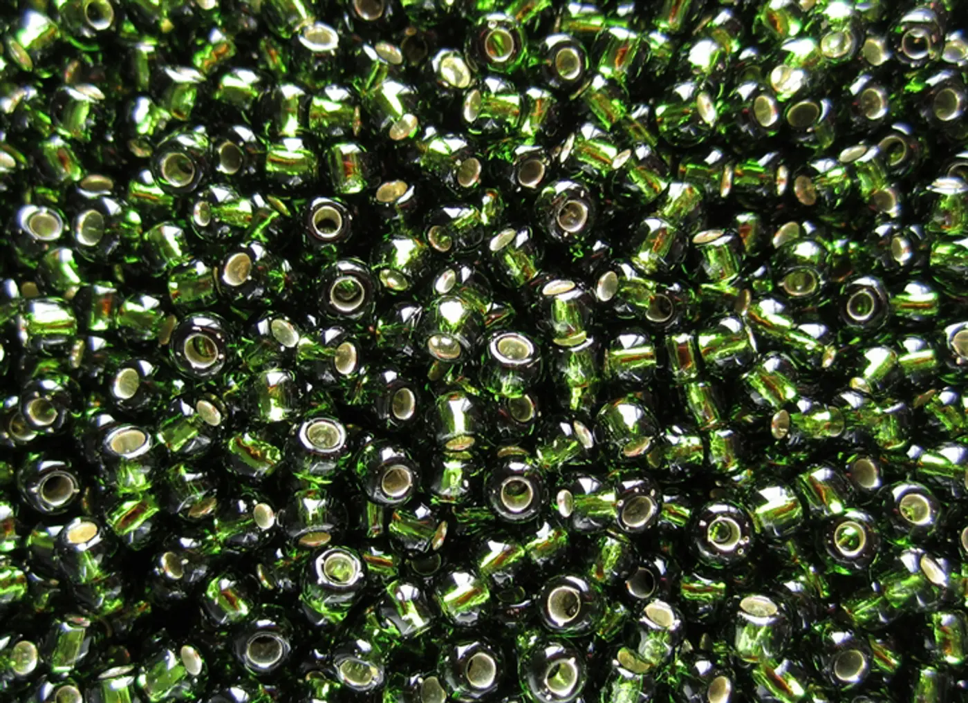 Rokajlové korálky - Round 11/0 : Silver-Lined Olivine TR-11-37 - fotografie 1
