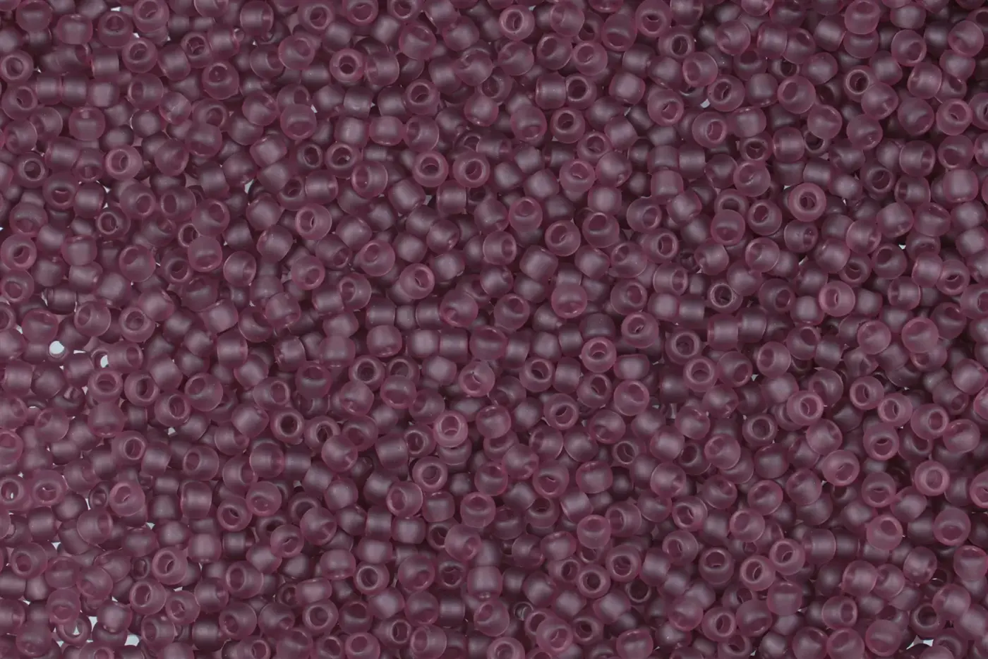 Rokajlové korálky Toho - Round 15/0 : Transparent-Frosted Med Amethyst TR-15-6BF - fotografie 1