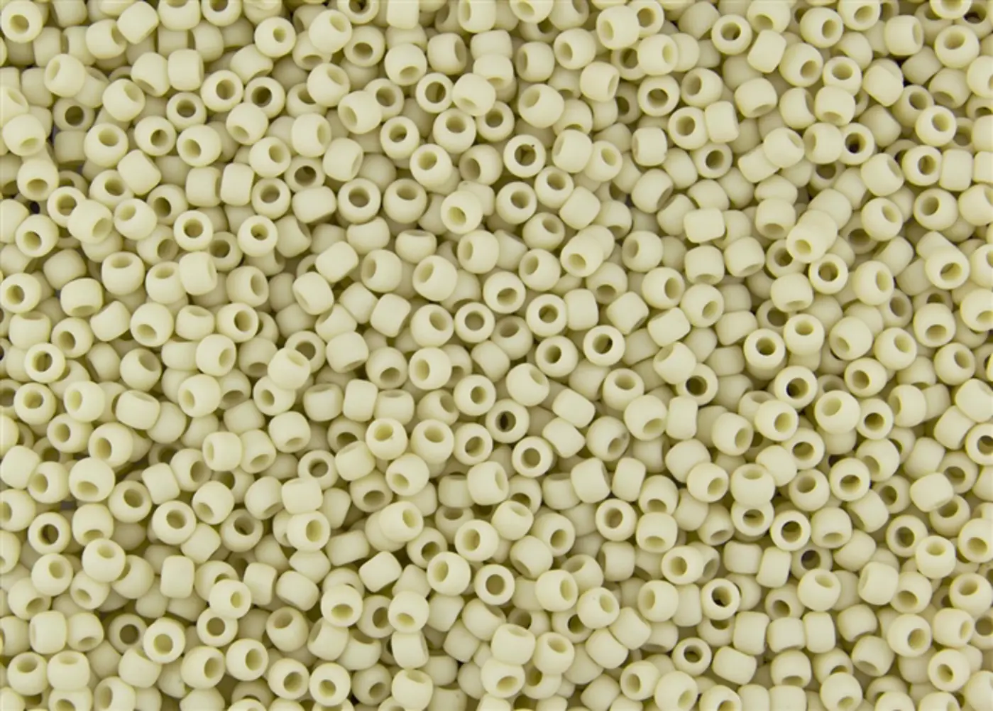 Rokajlové korálky Toho  - Round 15/0 : Opaque-Frosted Lt Beige TR-15-51F - fotografie 1
