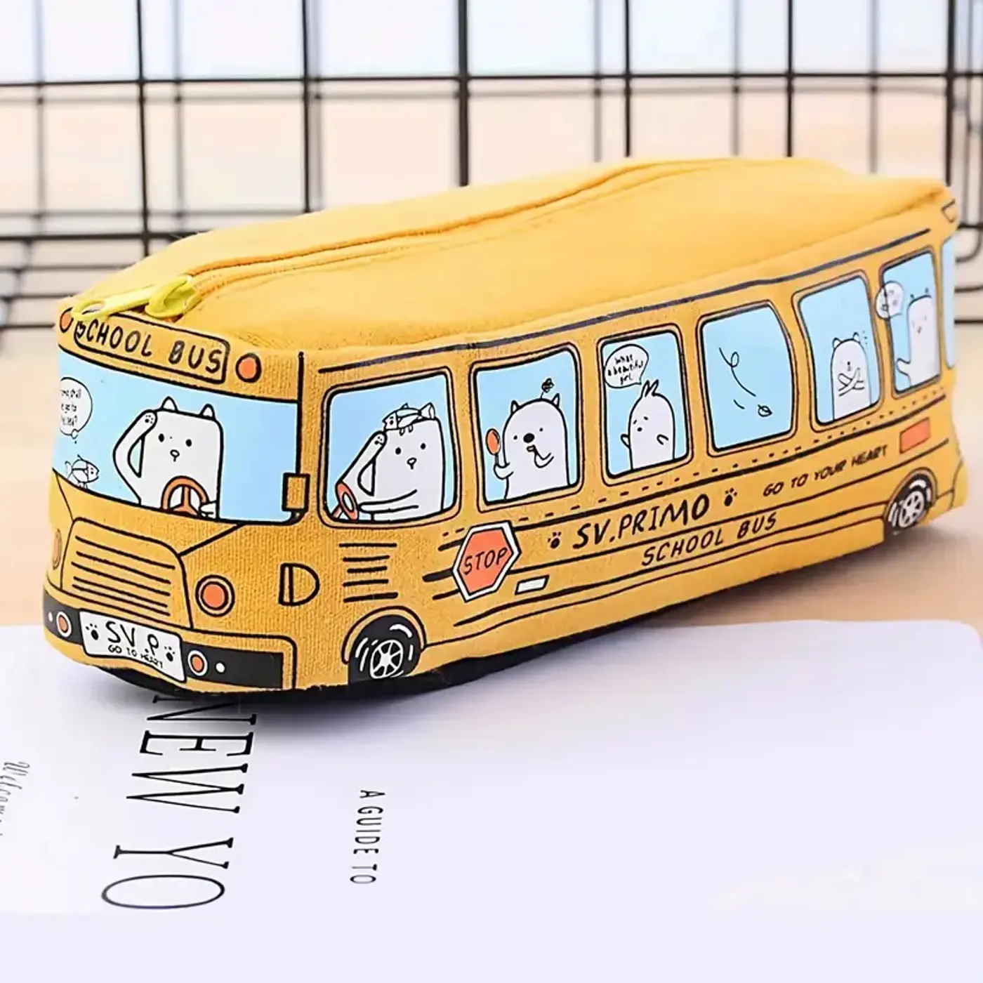 Penál School Bus – roztomilý penál ve tvaru školního autobusu - fotografie 1