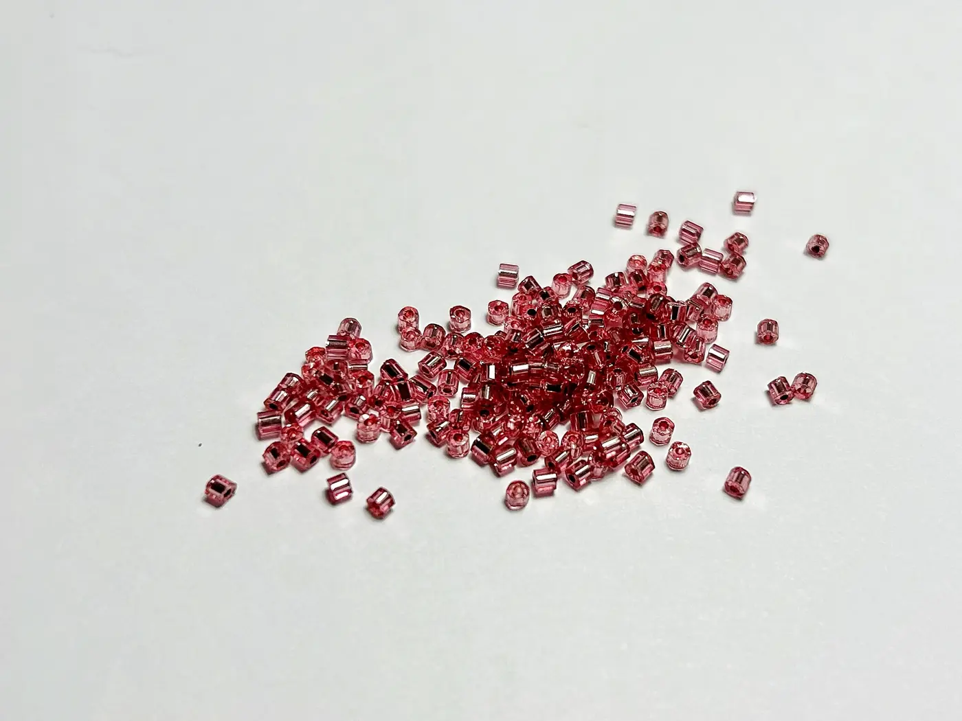 Sekané rokajlové korálky 2 mm – nachová (10 g) - fotografie 1