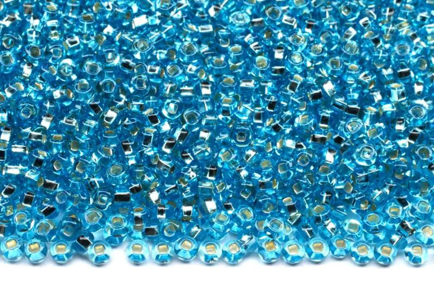 Preciosa rokajl 10/0 – světle modrý se stříbrným průtahem (67010), 10 g - fotografie 1
