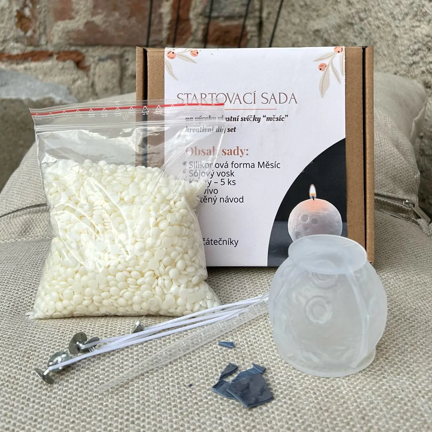 Sada na výrobu vlastní svíčky „Měsíc“ – kreativní DIY set - fotografie 1