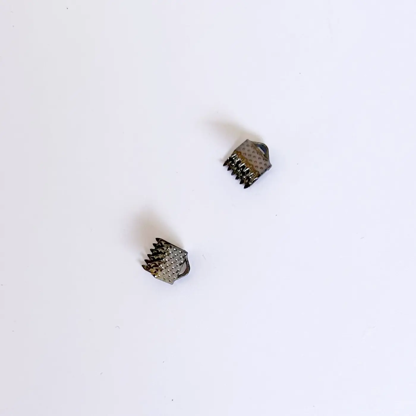 Koncovka plochá  zamačkávací  6mm ztarozlata  - fotografie 1
