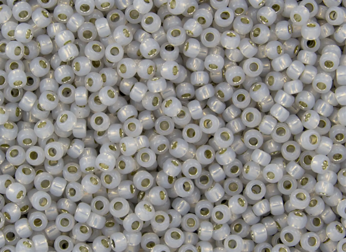 Rokajlové korálky - Round 11/0 :  PermaFinish - Silver-Lined Milky Cloud TR-11-PF2101  - fotografie 1