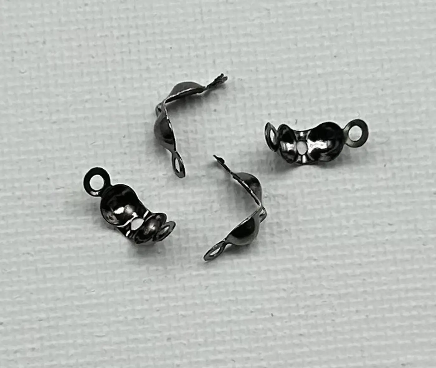 Kalota s očkem 4mm ČERNÁ  - fotografie 1